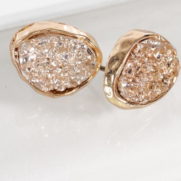 Jewelry - 2 Left 🔥Rose Gold Dainty oval druzy stud earrings